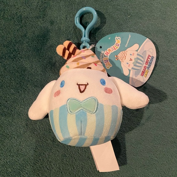 Cinnamonroll Sanrio Hello Kitty and Friends Squishmallow Clip - Picture 1 of 2